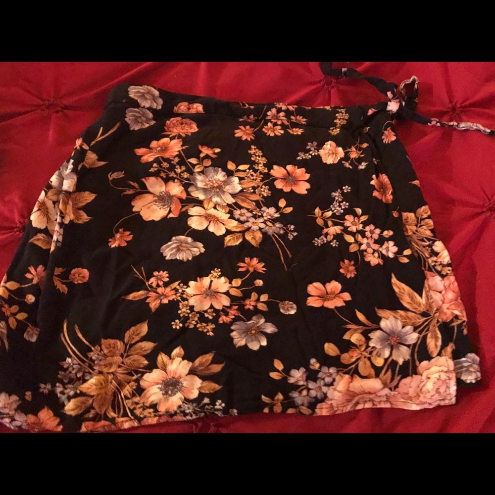 America eagle Floral wrap skirt size large (10/12)